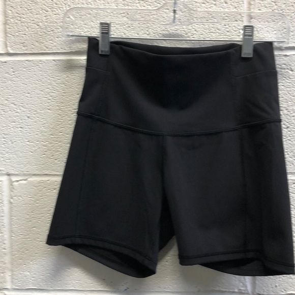 lululemon athletica Pants - Lululemon black hi waist shorts sz 6 62421 lululemon athletica Pants - Lululemon black hi waist shorts sz 6 62421